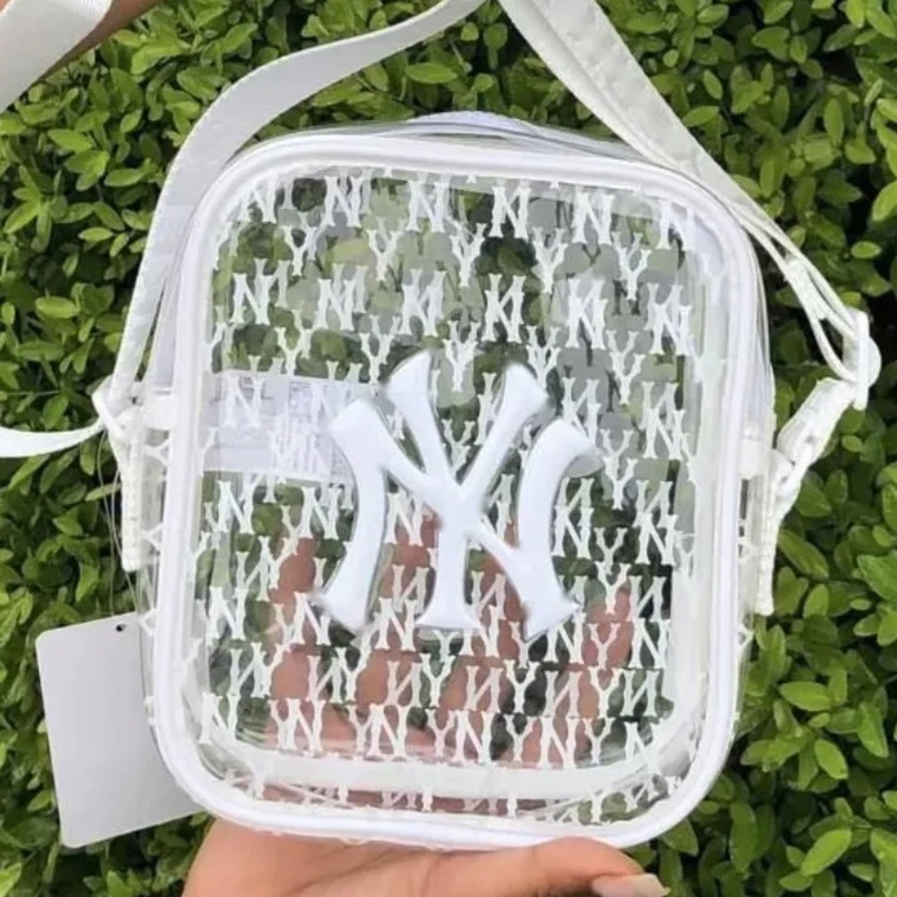 MLB New York Yankees Jelly Stadium Crossbody Sling NWT